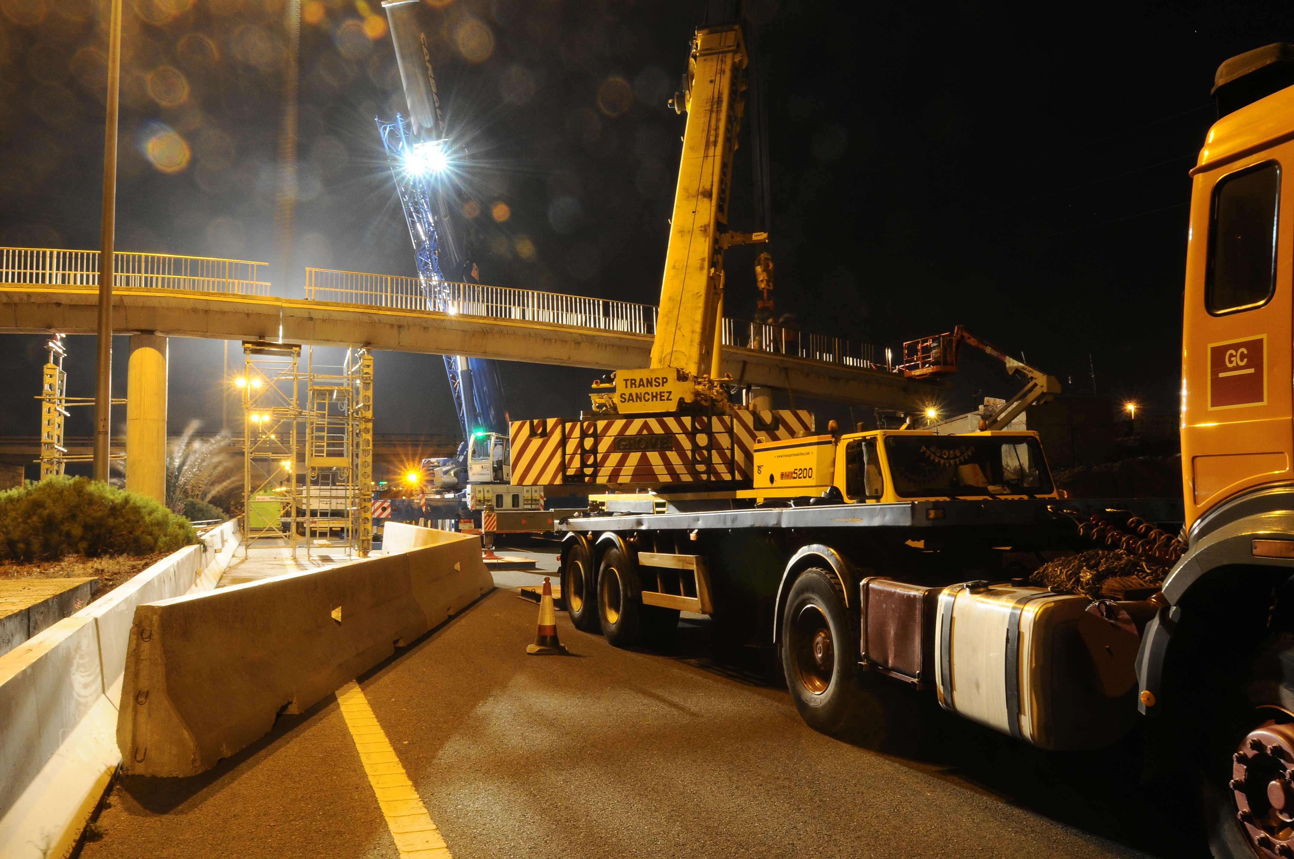 Dismantling bridges - Transportes Sánchez