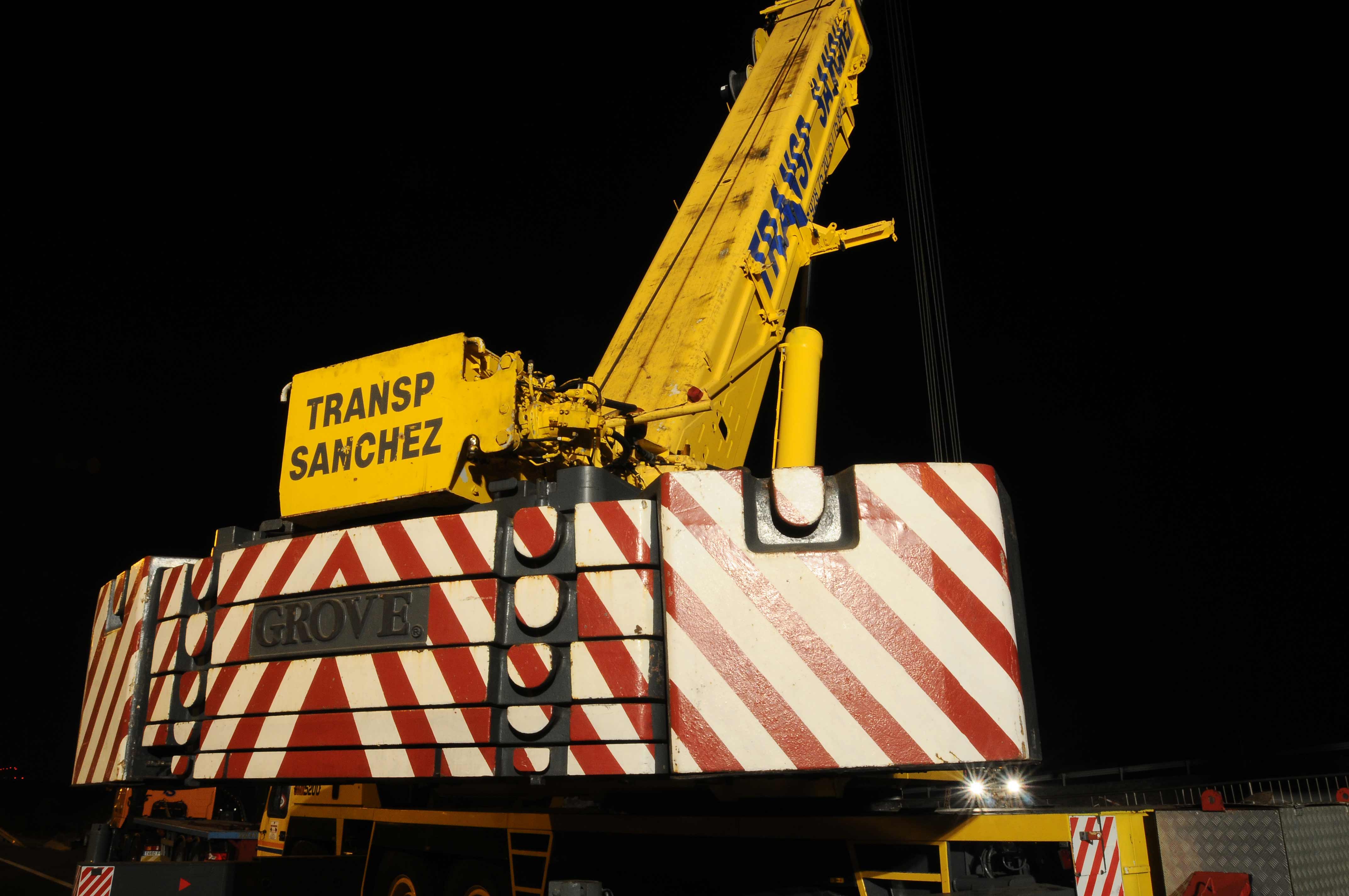 Dismantling bridges - Transportes Sánchez